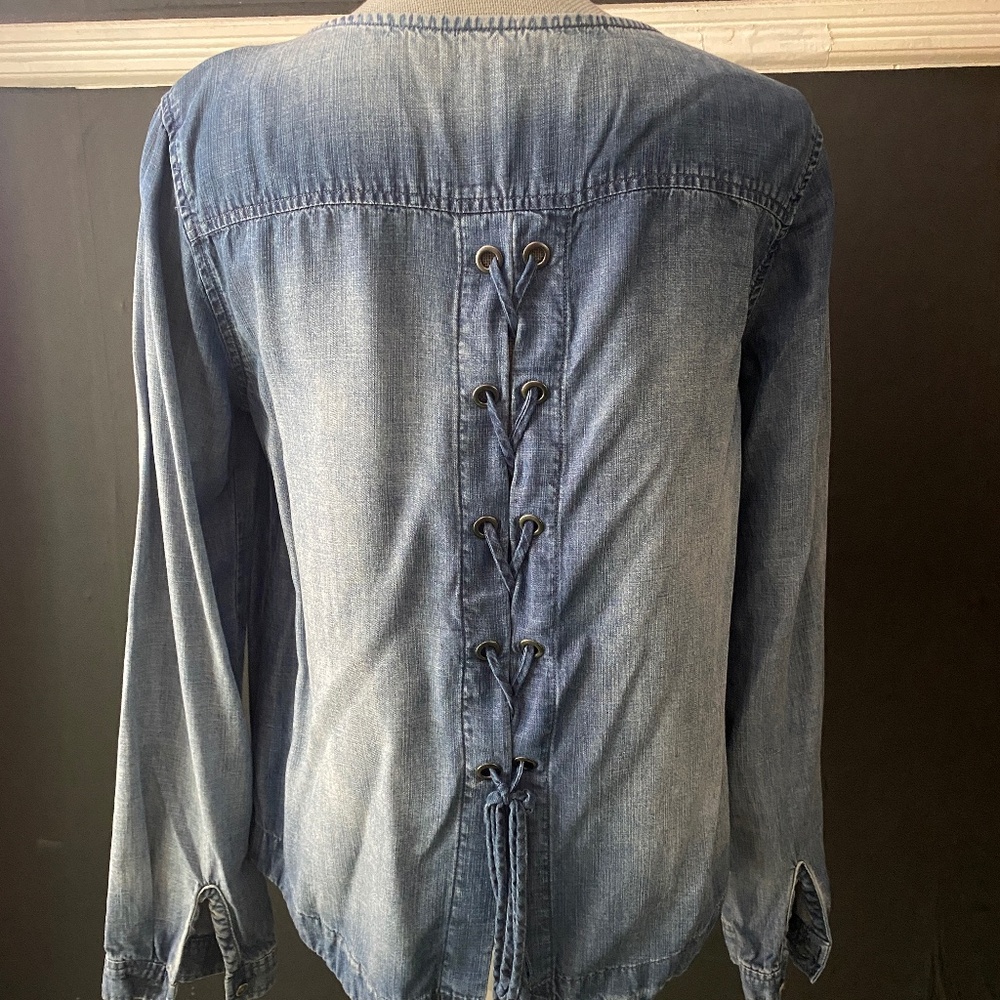 CLOTH & STONE Distressed Tencel Denim Blue L/S Top with Lace-Up Back Sz Small